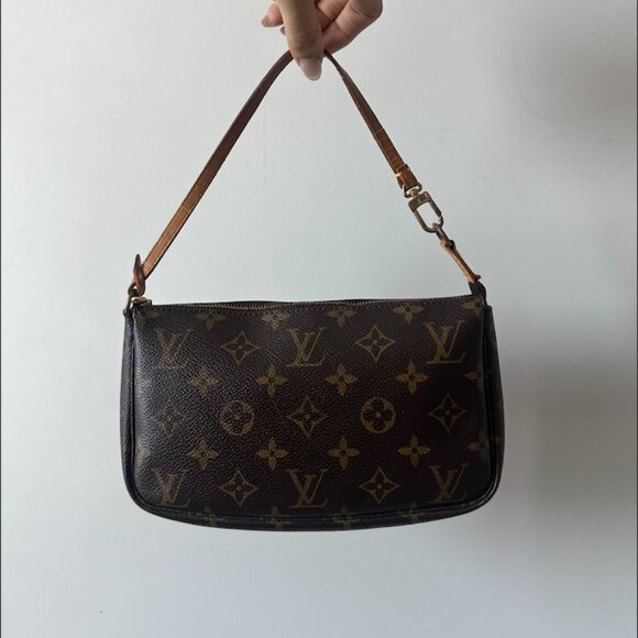 Louis Vuitton Pochette Accessoires Monogram Canvas - Picture 2 of 4